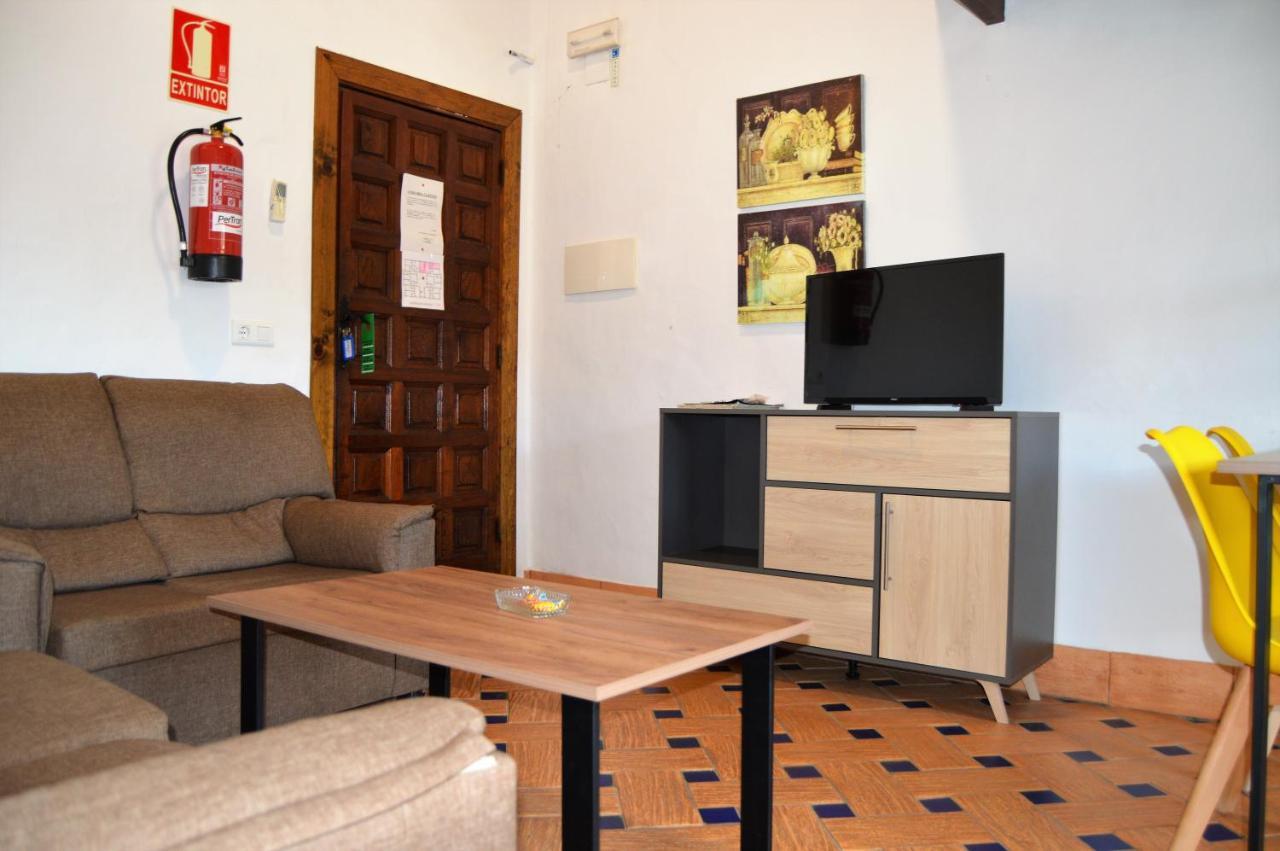 Aliseda Apartamentos Turisticos - Hostal Los Alisos מראה חיצוני תמונה