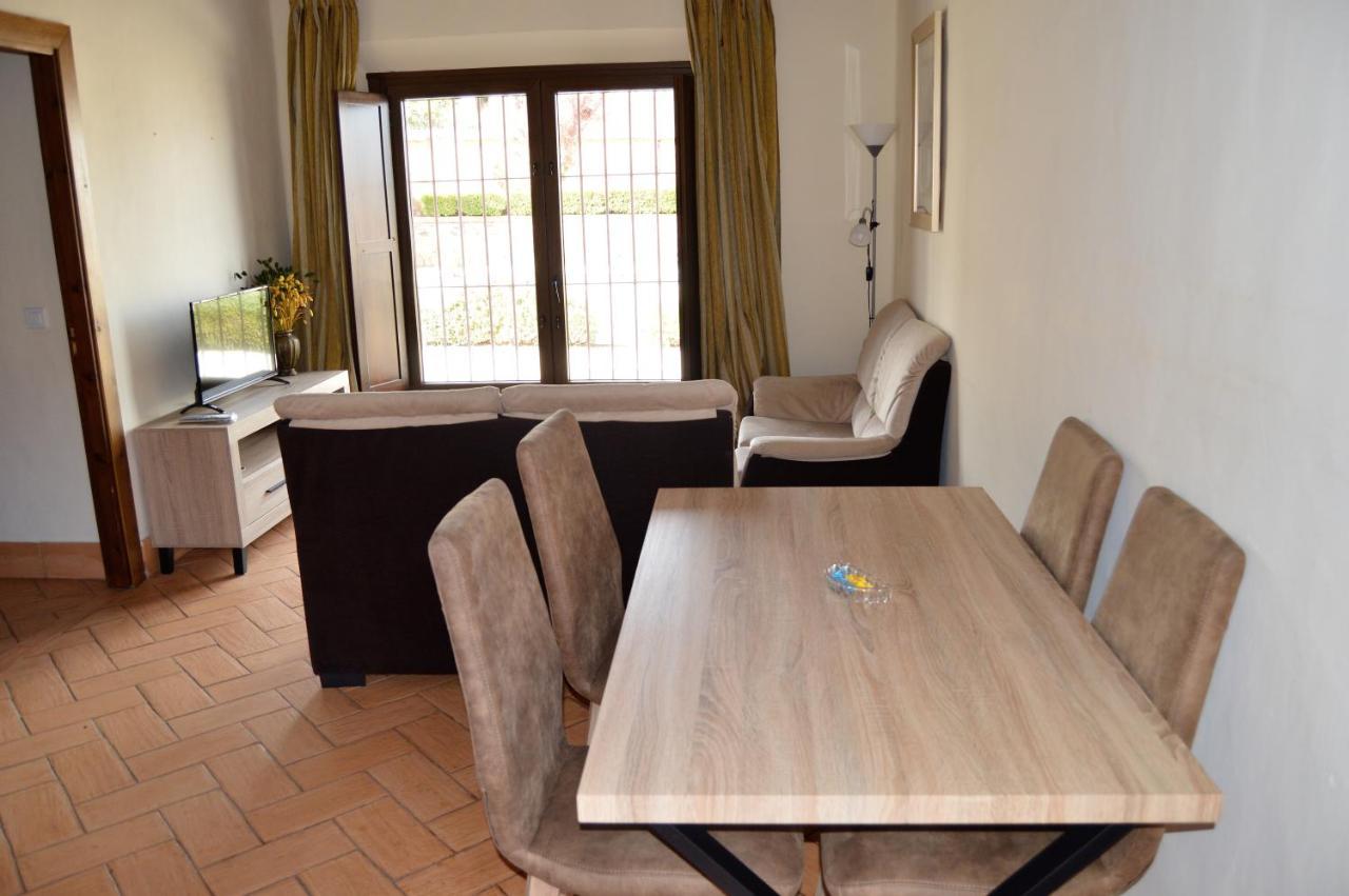 Aliseda Apartamentos Turisticos - Hostal Los Alisos מראה חיצוני תמונה