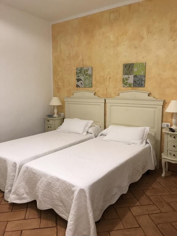 Aliseda Apartamentos Turisticos - Hostal Los Alisos מראה חיצוני תמונה